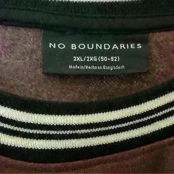 No boundaries maroon thick long sleeve with black and white stripe detail - Picture 2 of 4